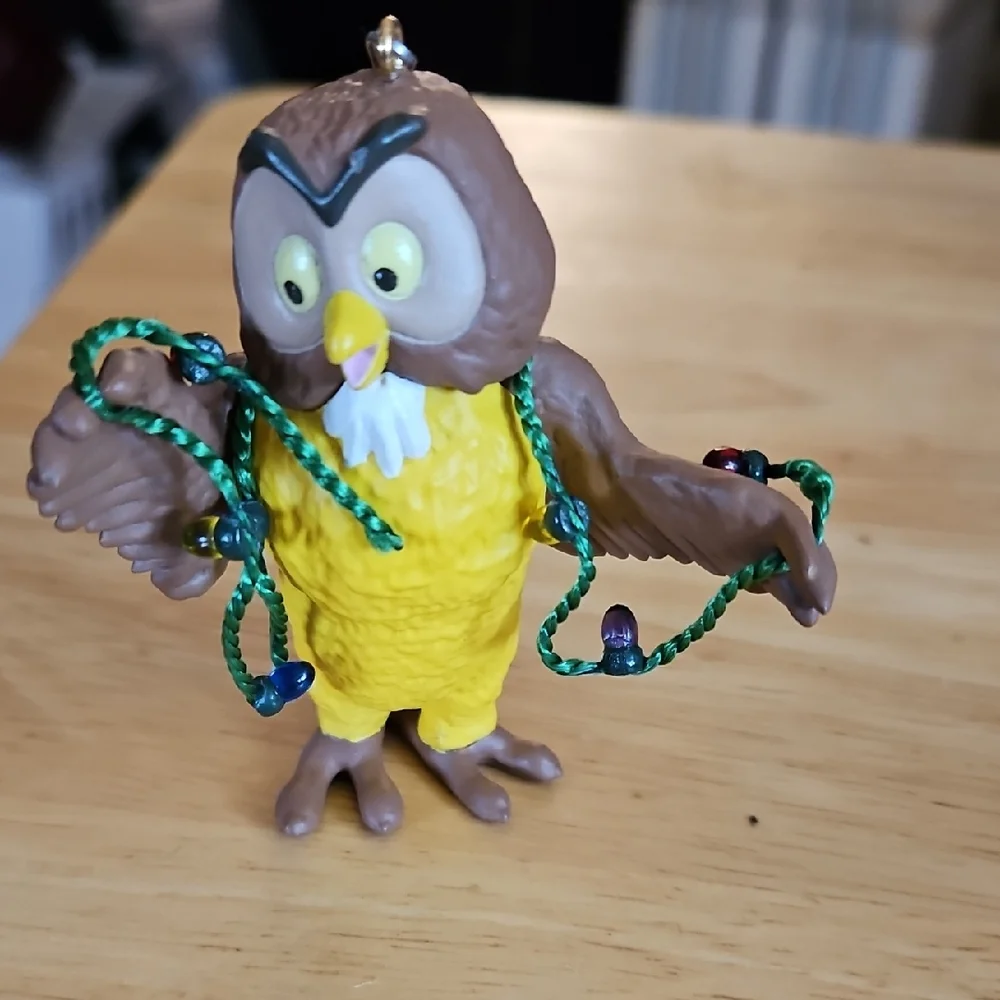 1992 HALLMARK Keepsake Owl (Winnie the Pooh) Christmas ornament